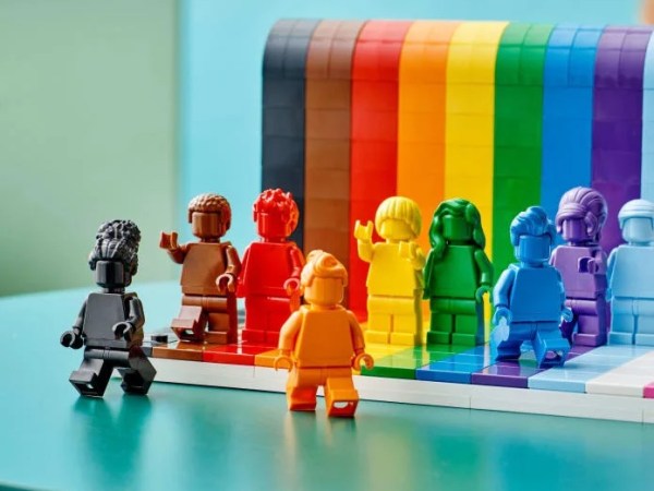 LEGO SE UNE AL&nbsp;PRIDE